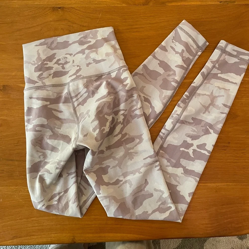 Lululemon Wunder Under High-Rise Tight 25" purple grey camo leggings size 4 - Picture 2 of 7